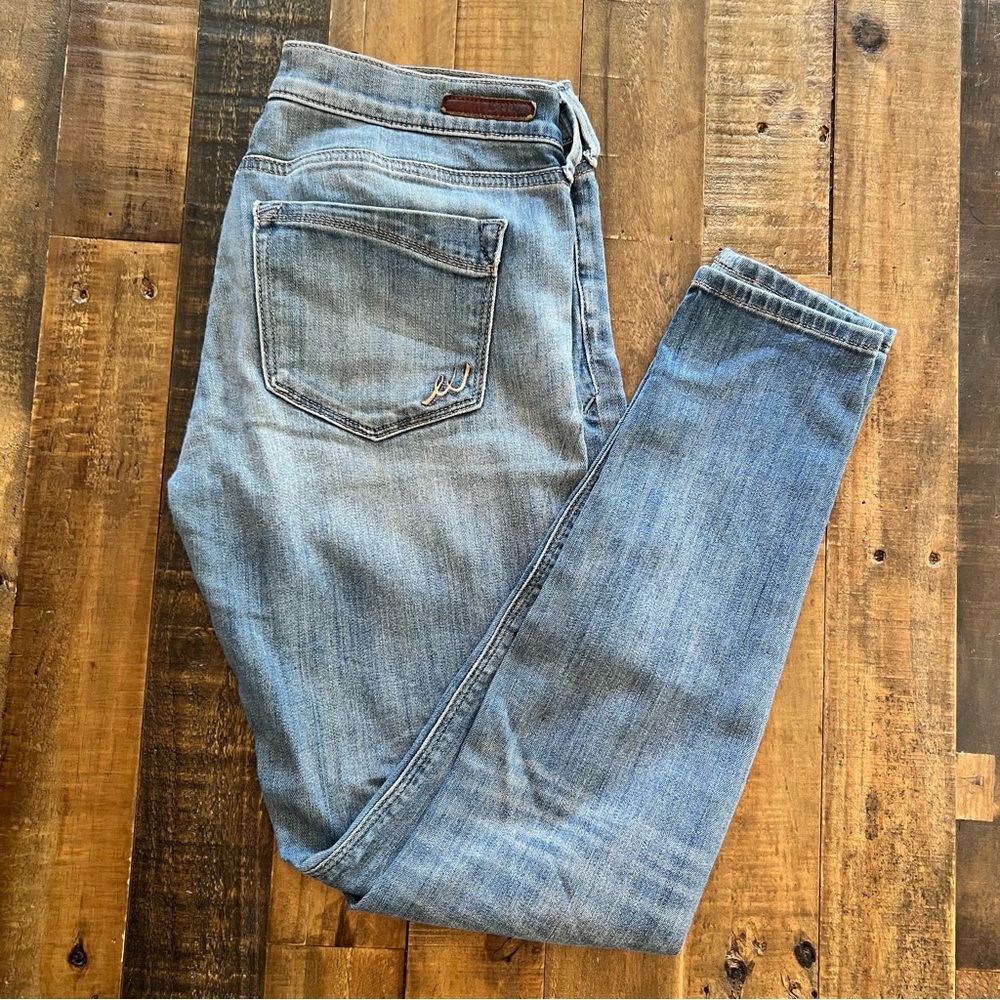 Express Mid Rise Legging Jeans - Size 6R - Light Blue
